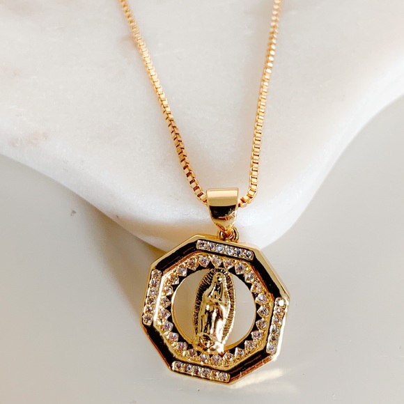 Virgin Mary Necklace | 14k Gold Filled - Picture 6 of 6